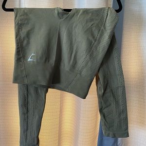 M barely worn Gymshark Energy Seamless leggings